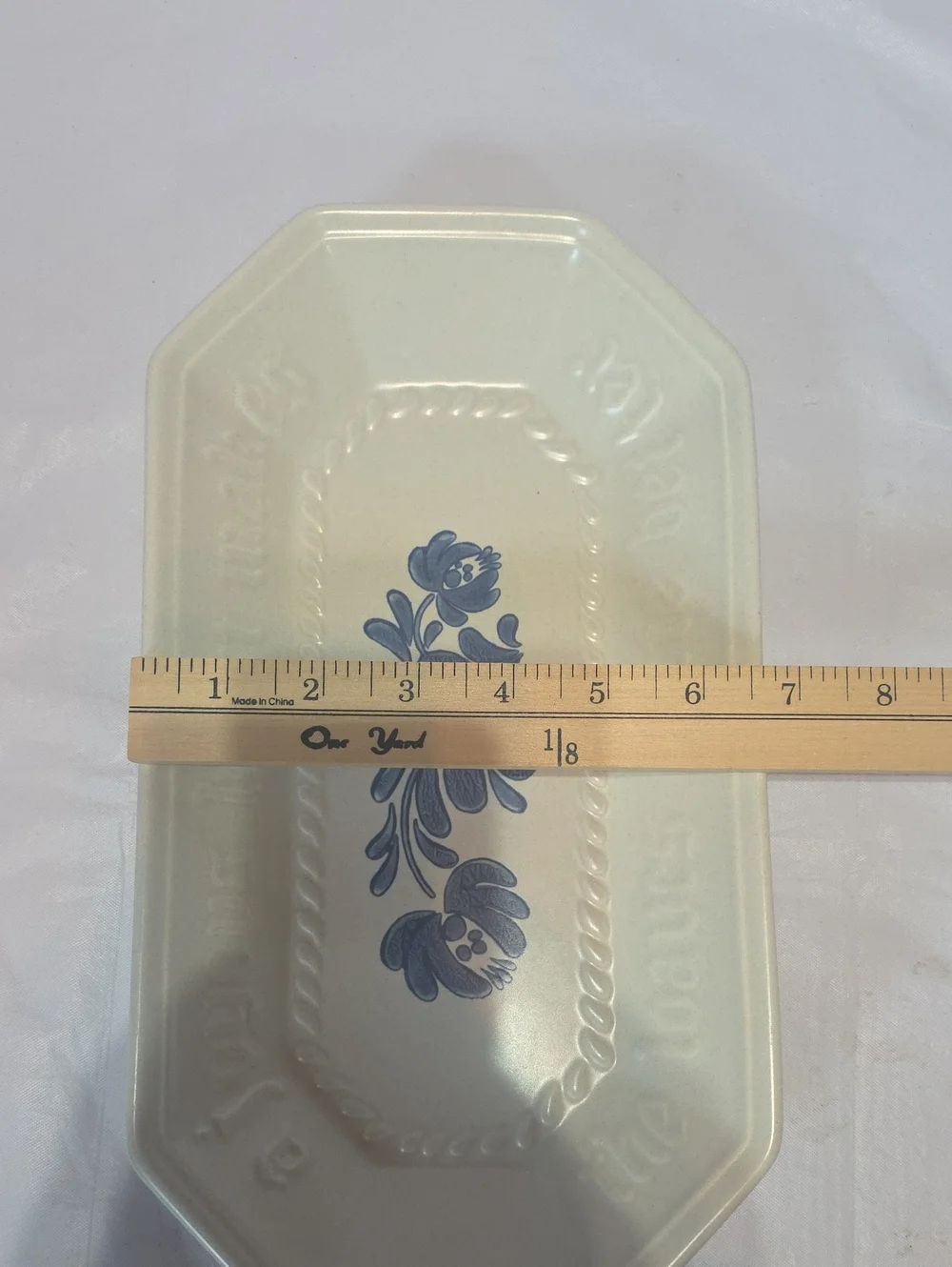 Pfaltzgraff Yorktowne Bread Tray 